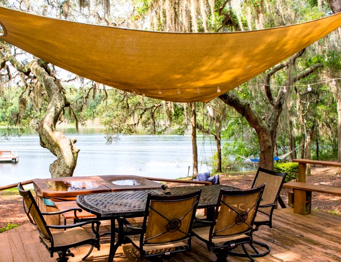 Group cabin rental in Interlachen, Florida