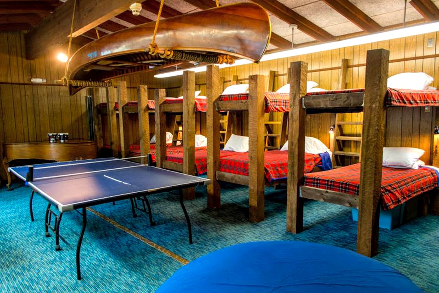 Spacious Cabin for a Group Getaway Overlooking Junior Lake in Florida