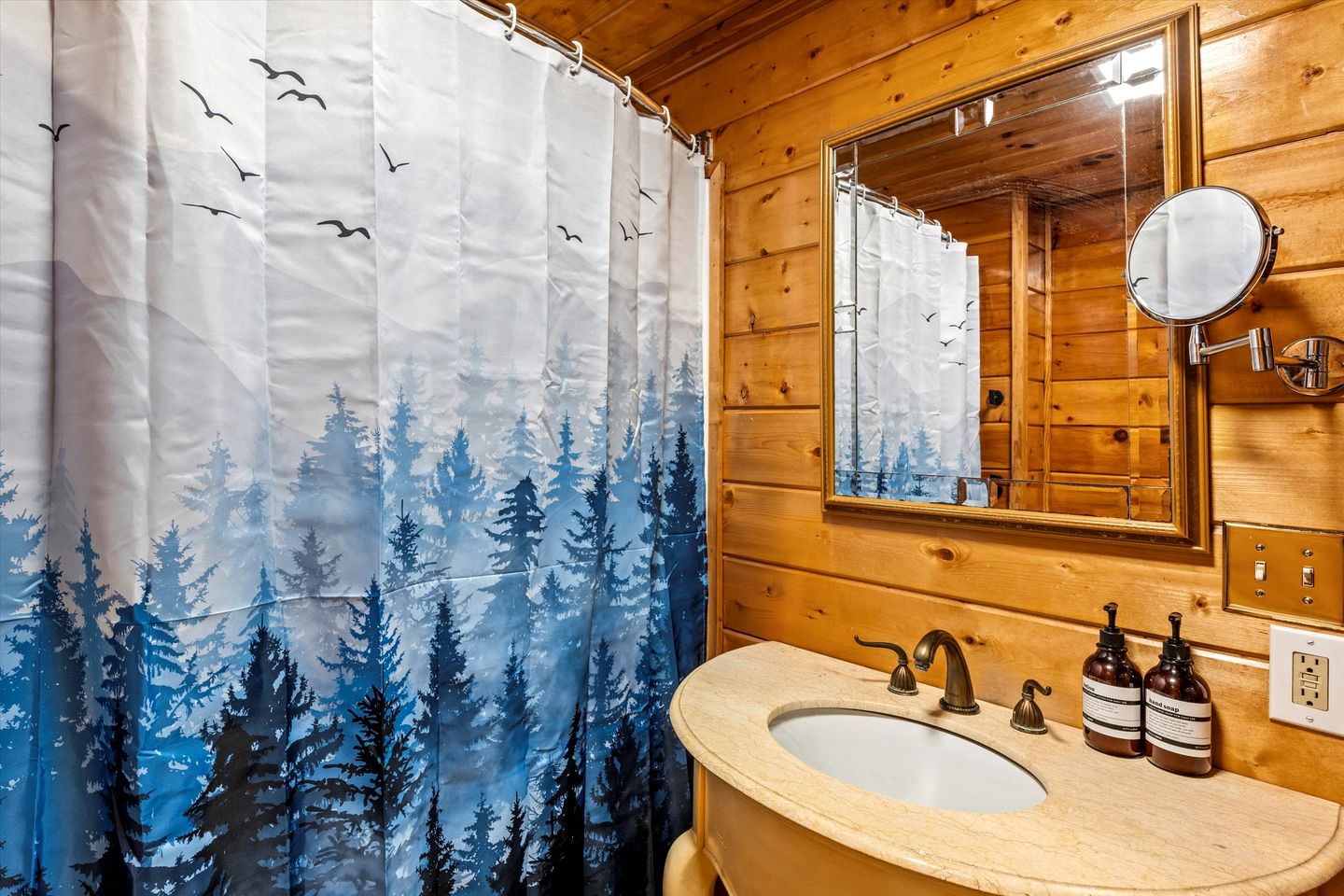 Spacious Cabin with Game Room, Hot Tub & 3 Decks Near Smoky Mountains, Sevierville, TN