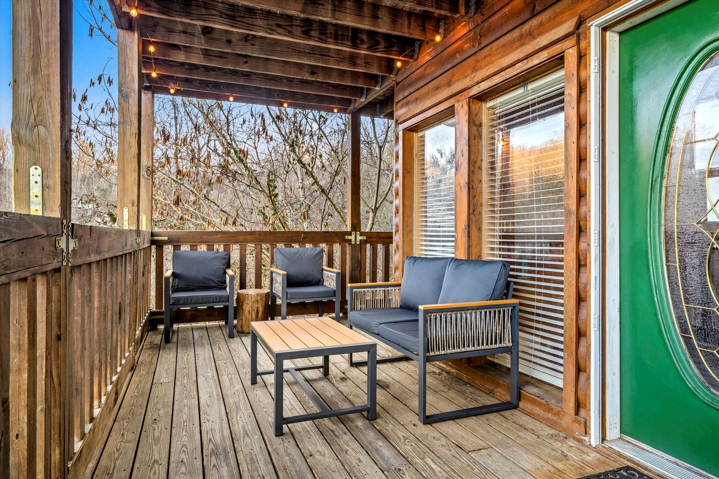 Spacious Cabin with Game Room, Hot Tub & 3 Decks Near Smoky Mountains, Sevierville, TN