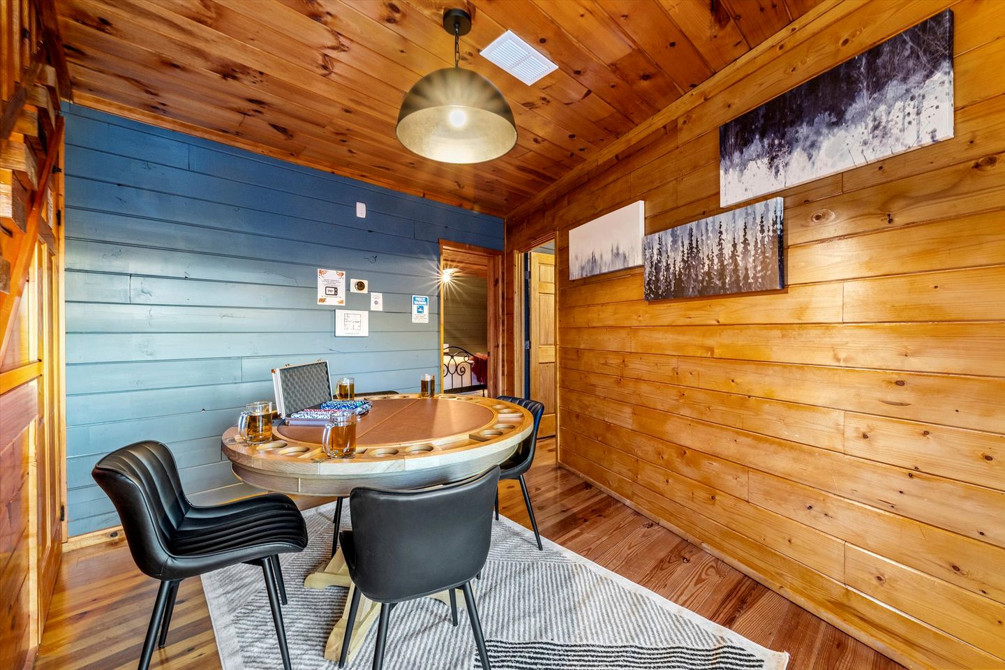 Spacious Cabin with Game Room, Hot Tub & 3 Decks Near Smoky Mountains, Sevierville, TN