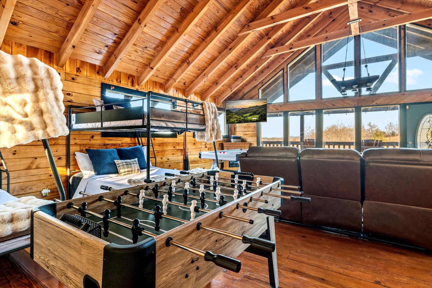 Spacious Cabin with Game Room, Hot Tub & 3 Decks Near Smoky Mountains, Sevierville, TN