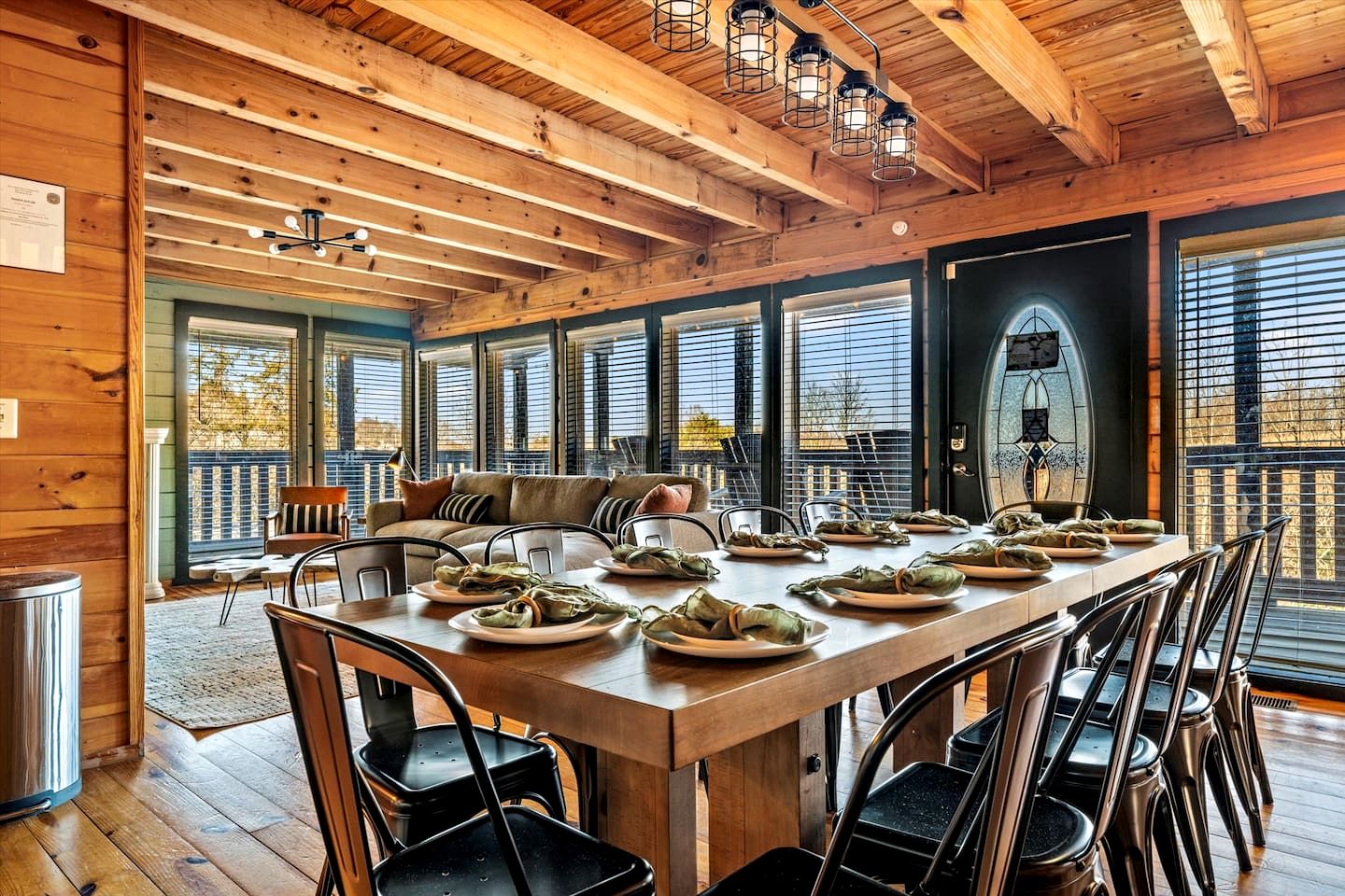 Spacious Cabin with Game Room, Hot Tub & 3 Decks Near Smoky Mountains, Sevierville, TN