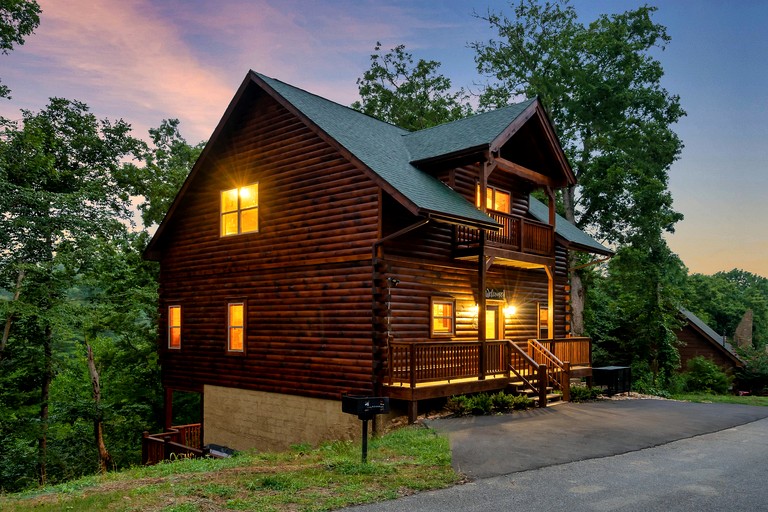 Spacious Cabin with Indoor Heated Pool in Sevierville, Tennessee