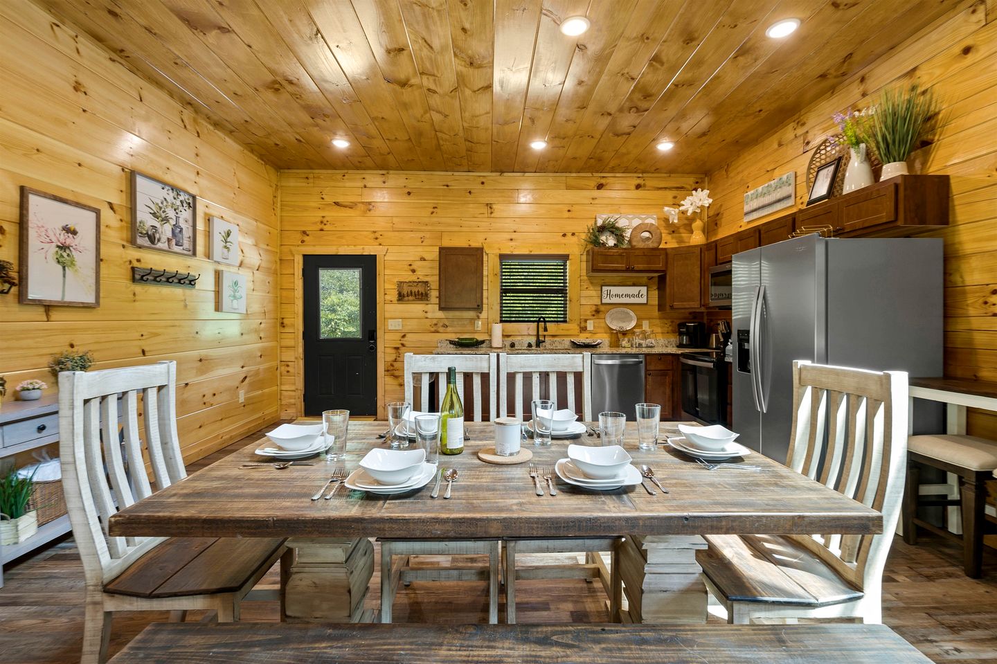 The Lazy Bee Log Cabin Retreat Sevierville, TN