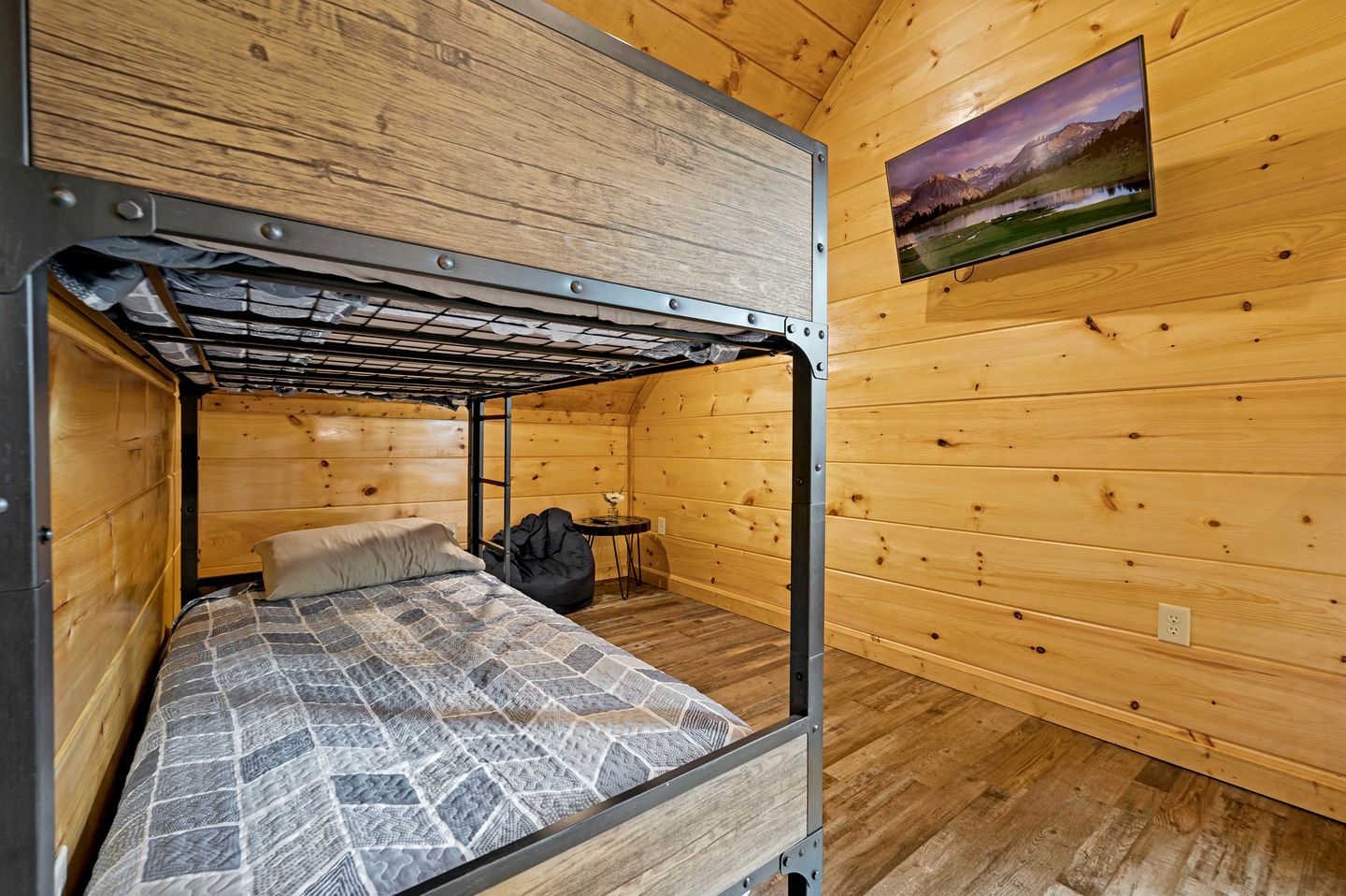 The Lazy Bee Log Cabin Retreat Sevierville, TN