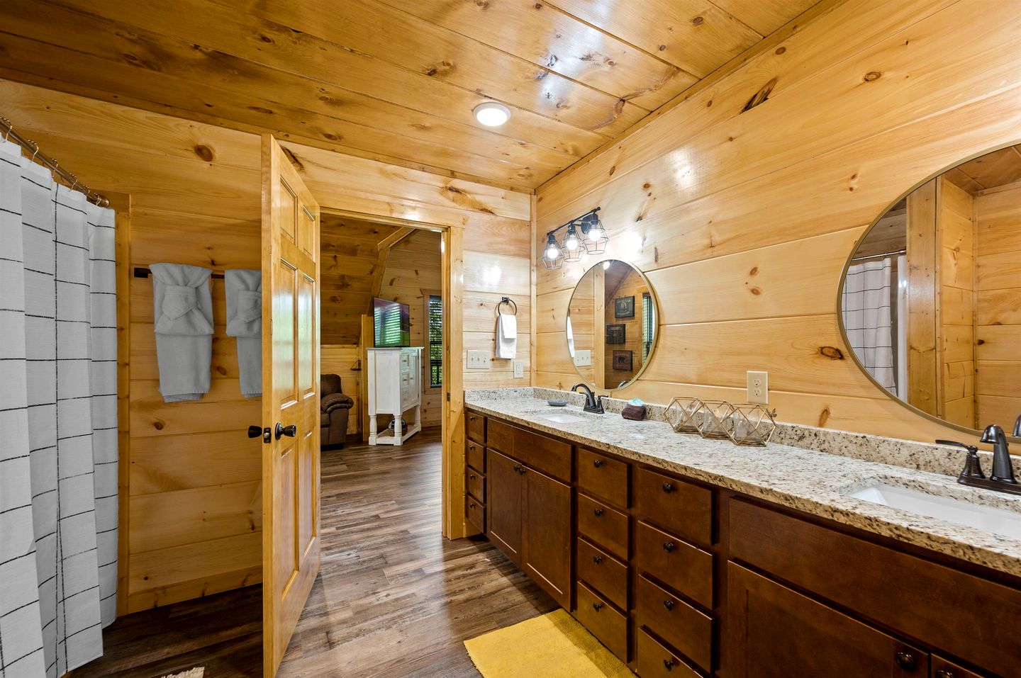 The Lazy Bee Log Cabin Retreat Sevierville, TN