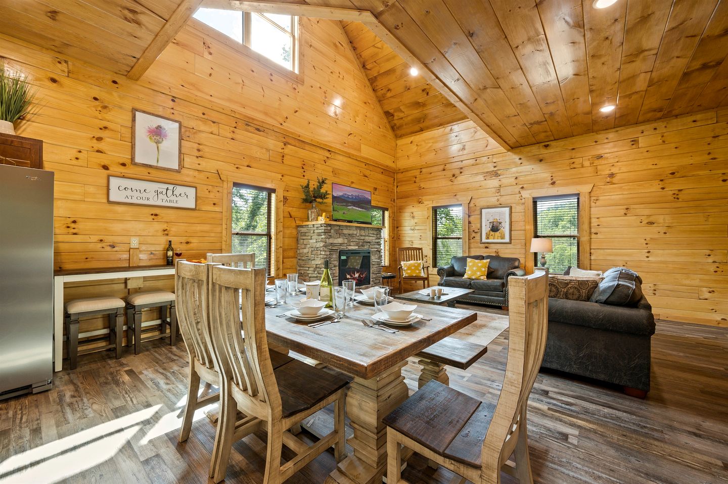 The Lazy Bee Log Cabin Retreat Sevierville, TN