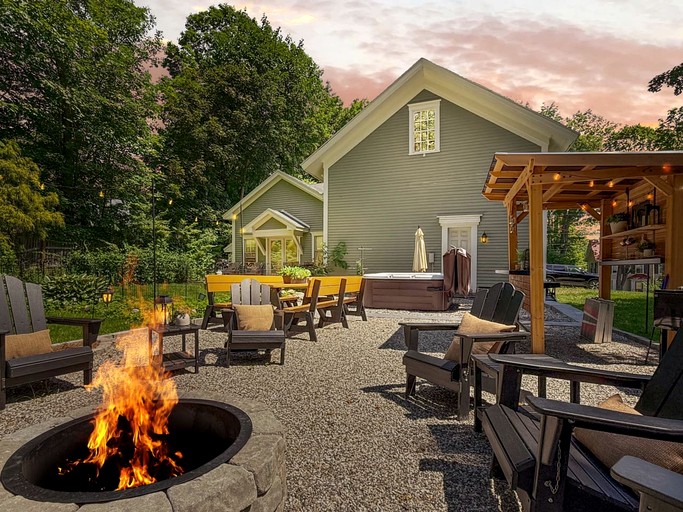 Cabins (United States of America, Bridgton, Maine)