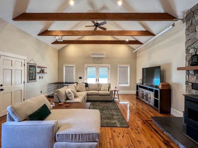 Cabins (United States of America, Bridgton, Maine)