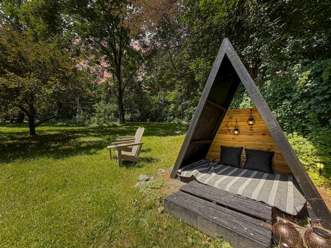 Cabins (United States of America, Bridgton, Maine)