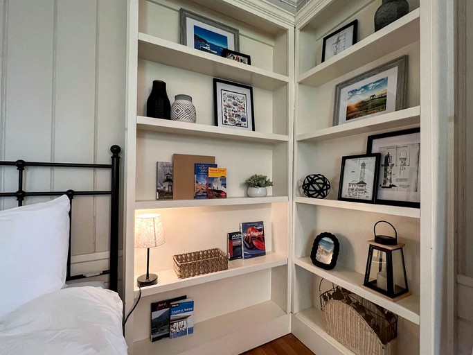 Cabins (United States of America, Bridgton, Maine)