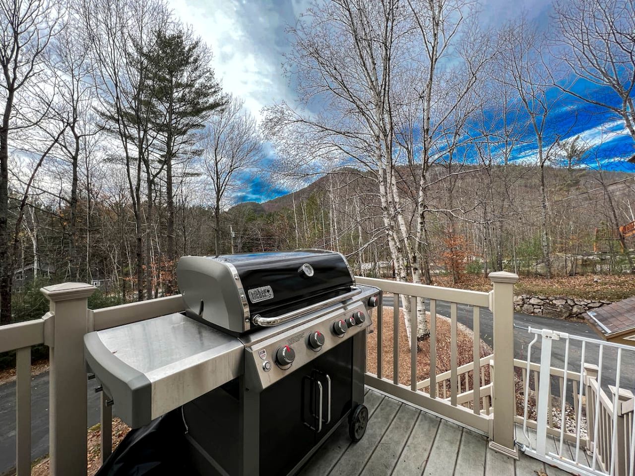 Spacious Cabin Perfect for Families in Bartlett, New Hampshire