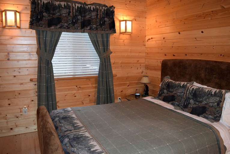 Hickory Inn Enchanted Island Park, Cabins, Island Park, United States