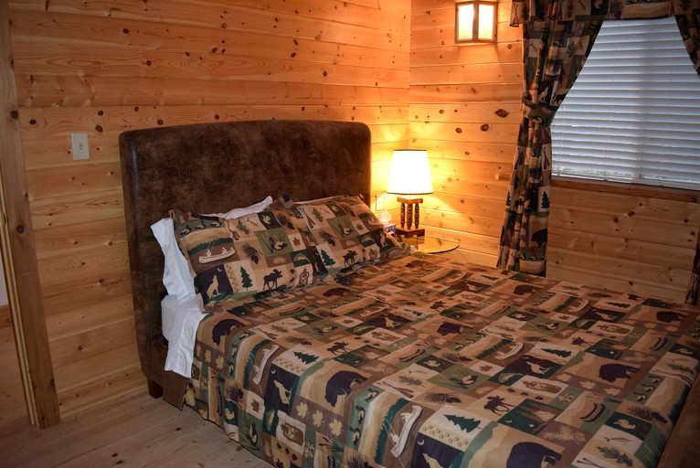 Hickory Inn Enchanted Island Park, Cabins, Island Park, United States