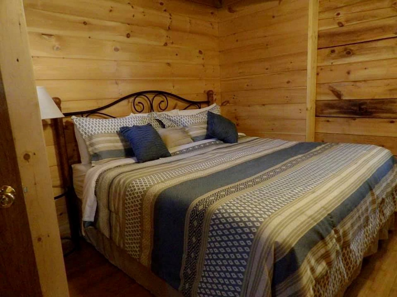 Spacious Cabin Rental with a Hot Tub near the Gauley River in West Virginia