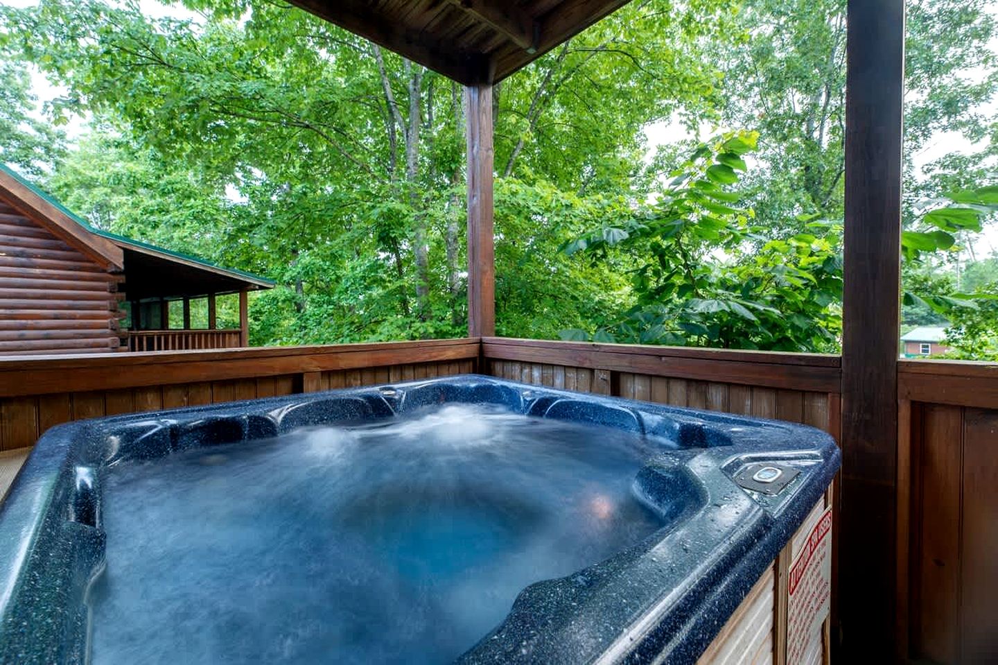 Spacious Cabin Retreat with Hot Tub & Games near Dollywood in Pigeon Forge, TN