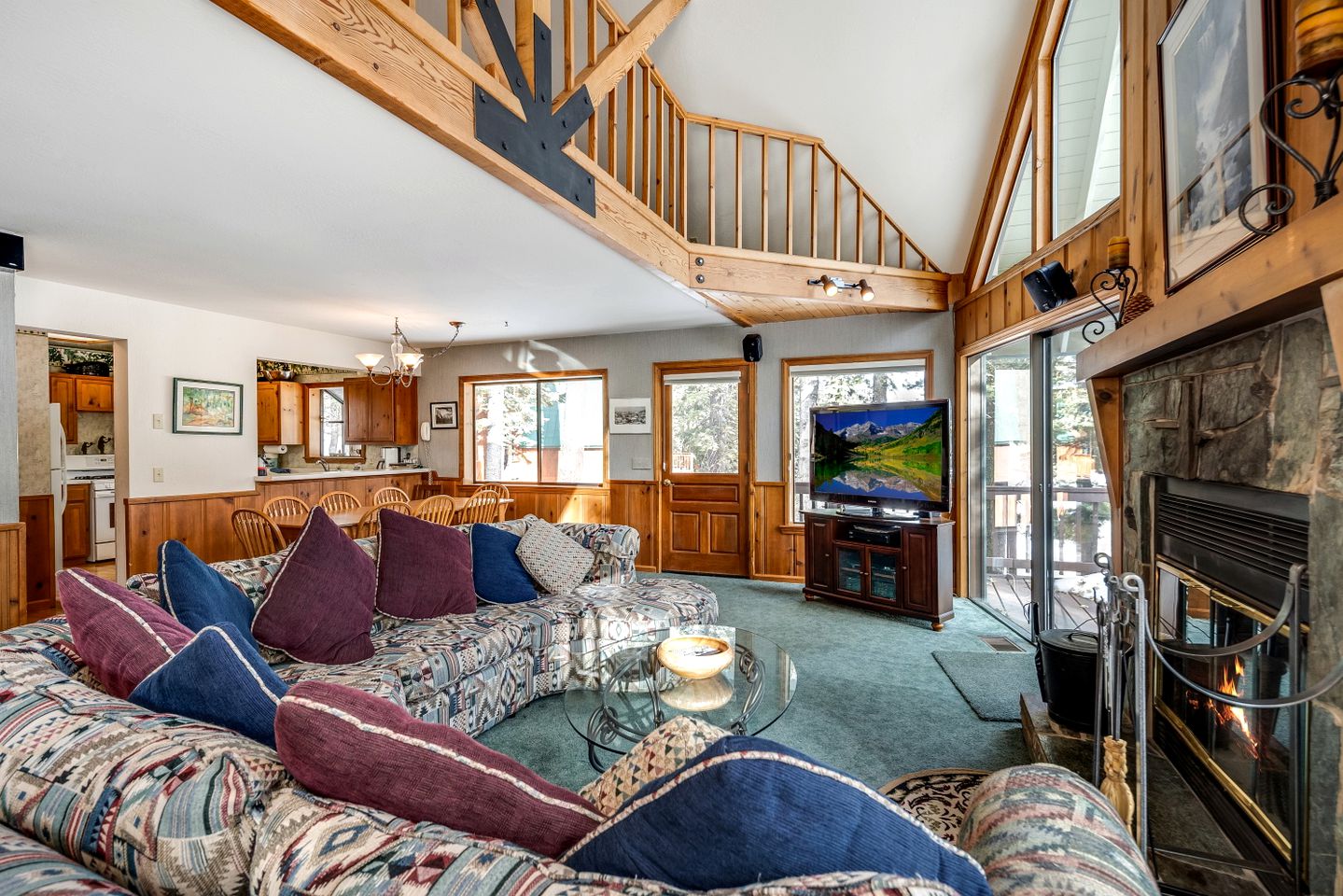 Spacious Cabin For Large Groups Located in the Charming Sky High Ranch in California!