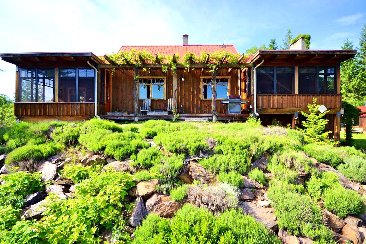 Spacious Cabin with a Sauna near the Larch Hills Nordic Trail, British Columbia