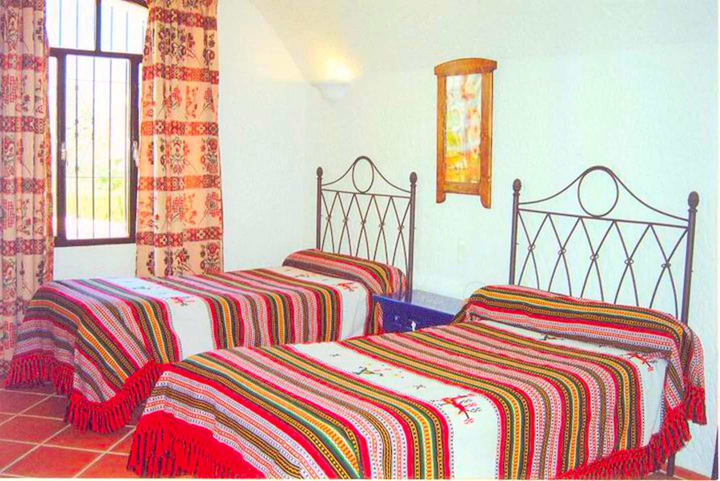 Spacious Cave Getaway with a Barbecue near the Sierra Nevada in Spain