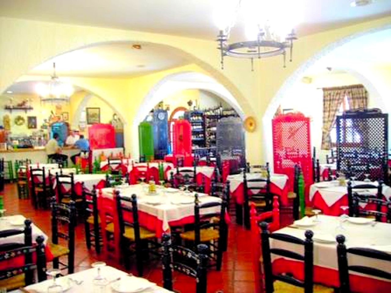 Spacious Cave Getaway with a Barbecue near the Sierra Nevada in Spain