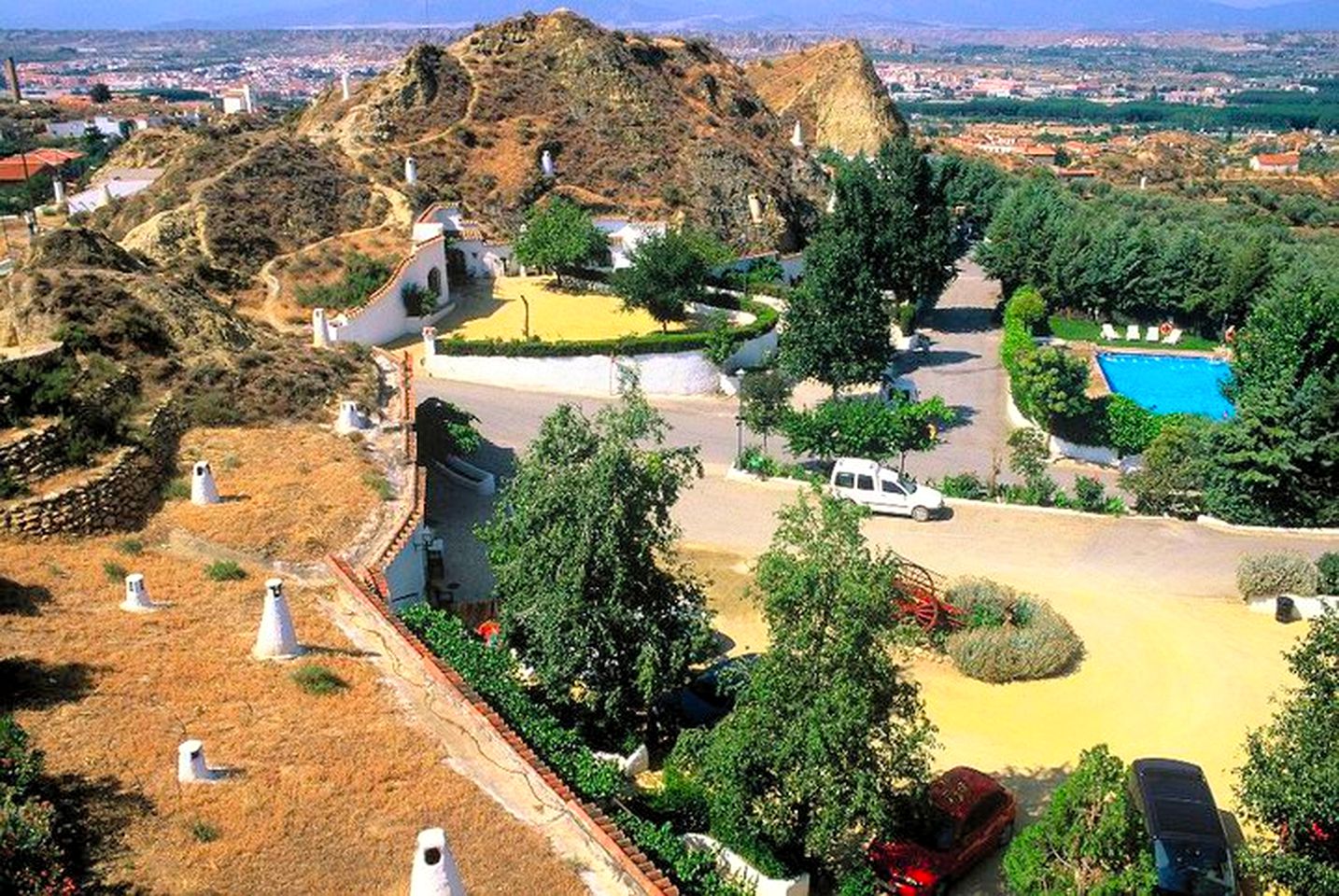 Spacious Cave Getaway with a Barbecue near the Sierra Nevada in Spain