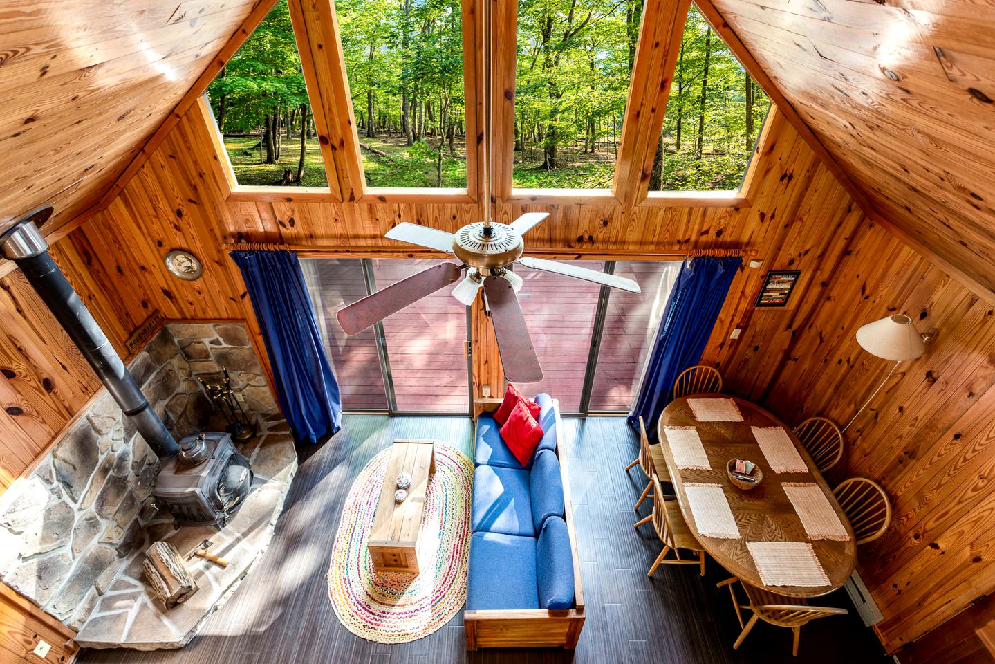 Spacious Chalet-Cabin with Hot Tub, Huge Deck, Fire Pit All Just a 15 Minute Walk to Sleepy Creek in Berkeley Springs, WV