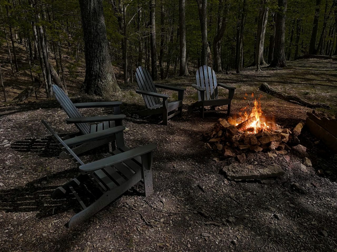 Spacious Chalet-Cabin with Hot Tub, Huge Deck, Fire Pit All Just a 15 Minute Walk to Sleepy Creek in Berkeley Springs, WV