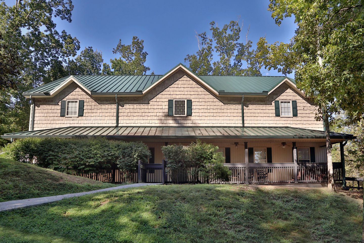 Enormous Cabin Retreat with Theater and Incredible Game Room in Pigeon Forge, Tennessee