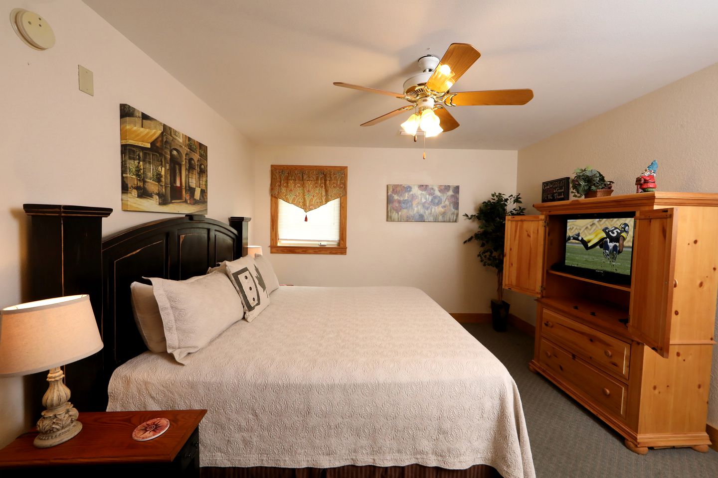 Enormous Cabin Retreat with Theater and Incredible Game Room in Pigeon Forge, Tennessee