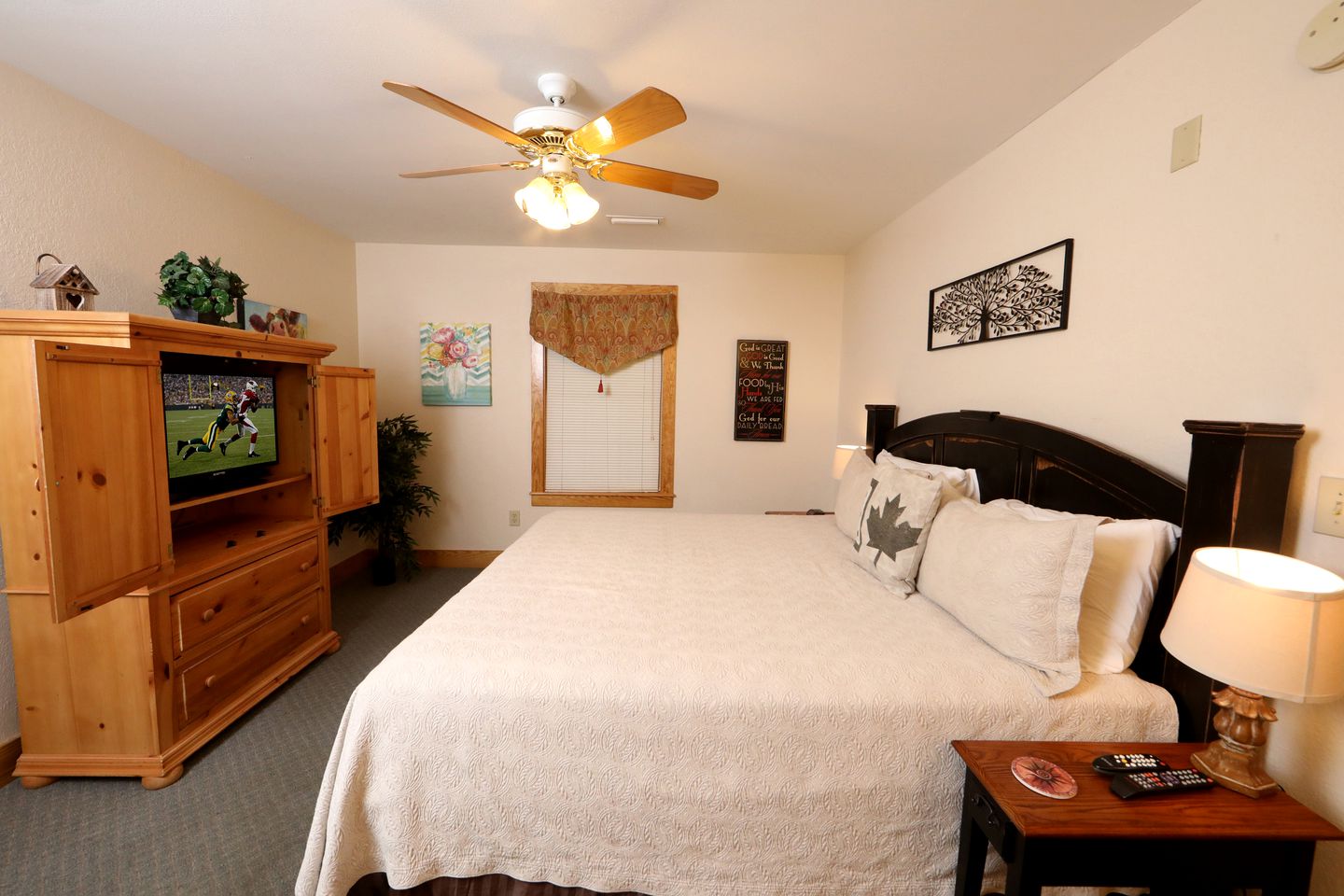 Enormous Cabin Retreat with Theater and Incredible Game Room in Pigeon Forge, Tennessee