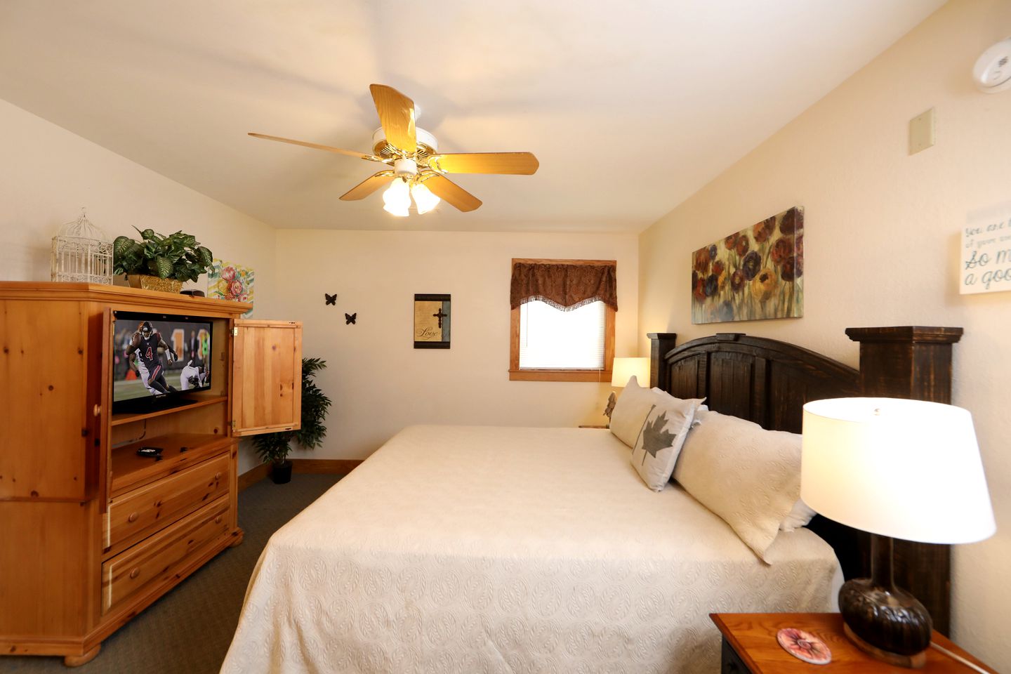 Enormous Cabin Retreat with Theater and Incredible Game Room in Pigeon Forge, Tennessee