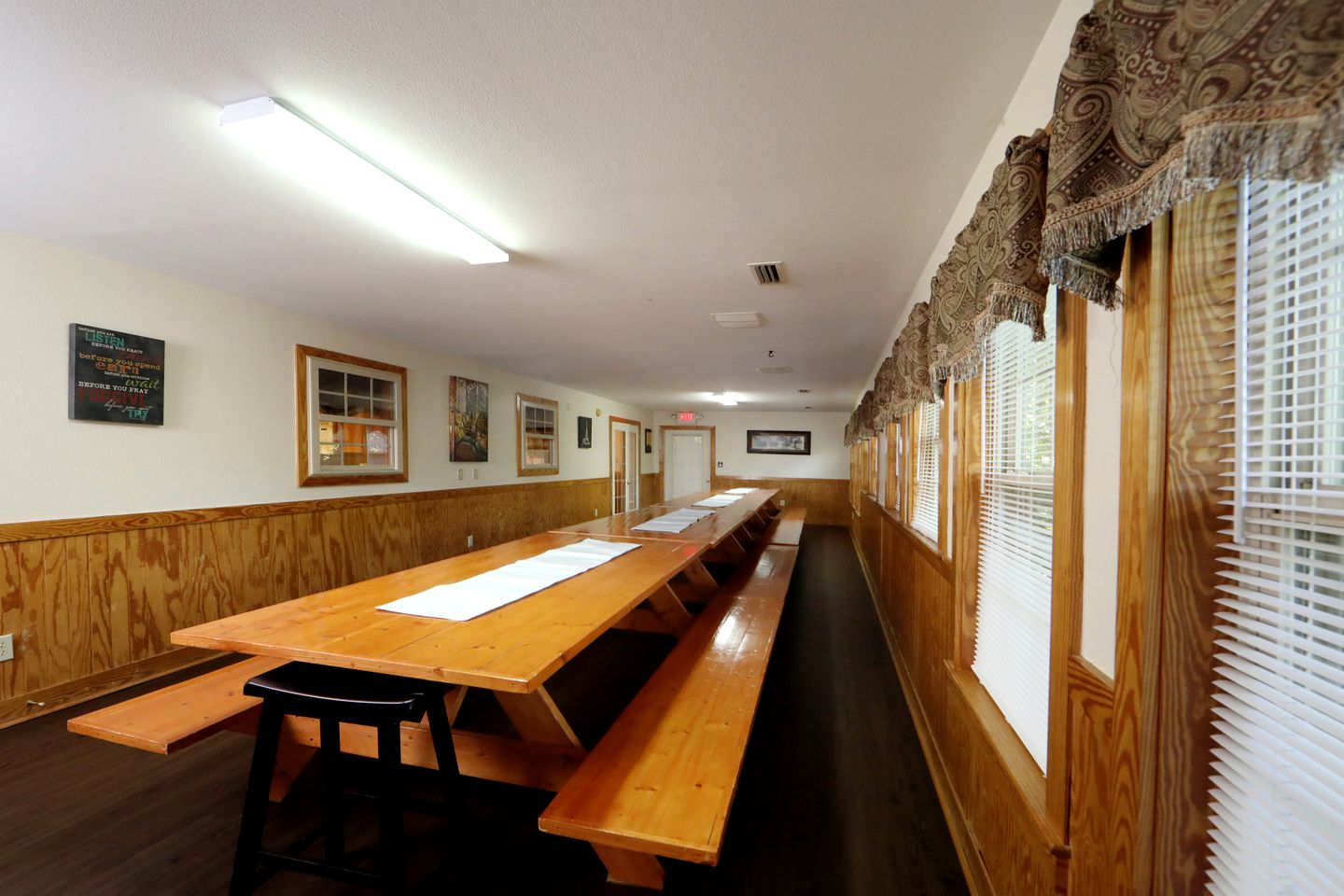 Enormous Cabin Retreat with Theater and Incredible Game Room in Pigeon Forge, Tennessee