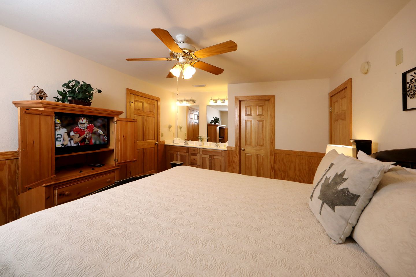 Enormous Cabin Retreat with Theater and Incredible Game Room in Pigeon Forge, Tennessee