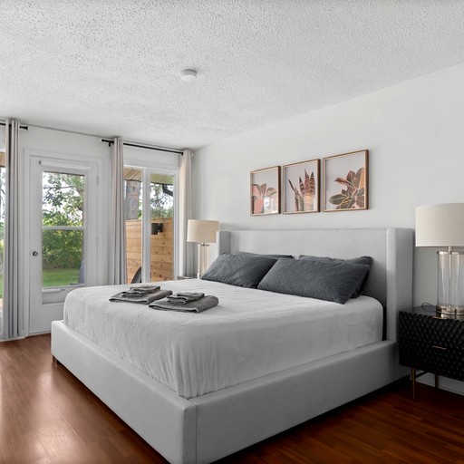 Cottages (Canada, Prince Edward, Ontario)