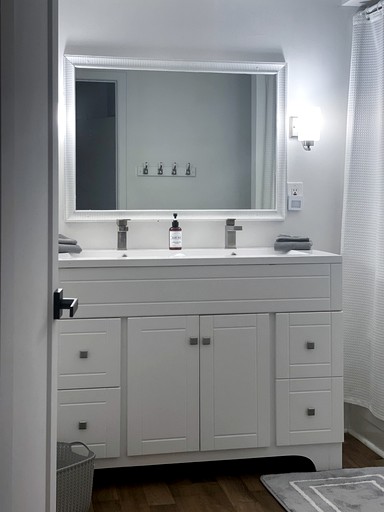 Cottages (Canada, Prince Edward, Ontario)