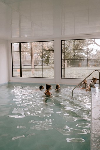 Cottages (Canada, Prince Edward, Ontario)