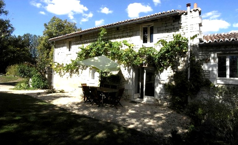 Vacation Rentals (Saires, Nouvelle-Aquitaine, France)