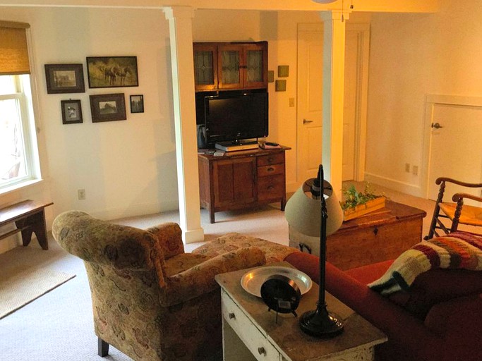 Cottage Rental On Lake Mizzou Missouri