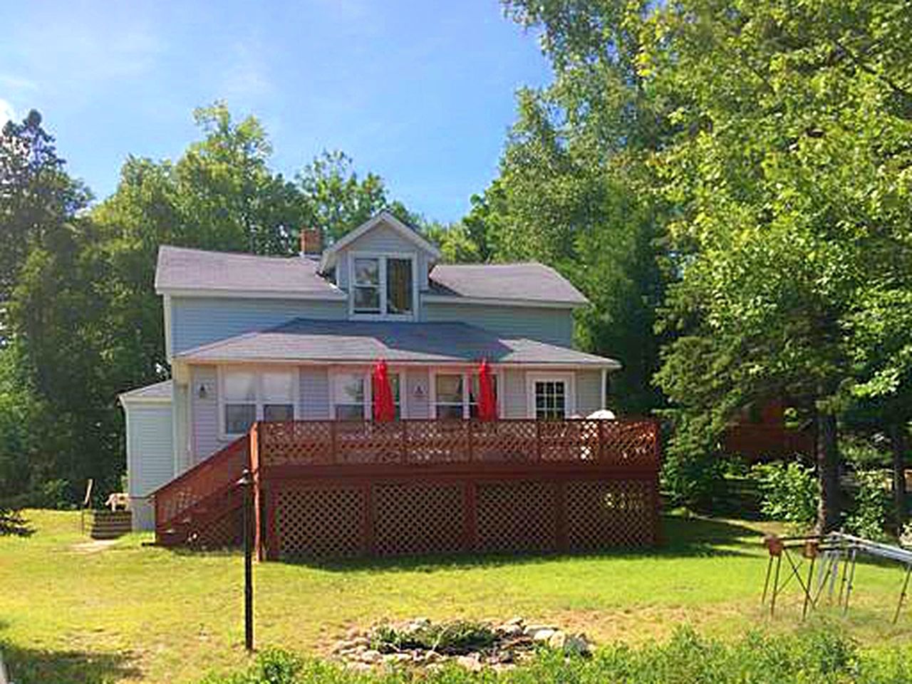 Spacious Cottage Rental with a Fire Pit and Fabulous Views in Summit Lake, Wisconsin