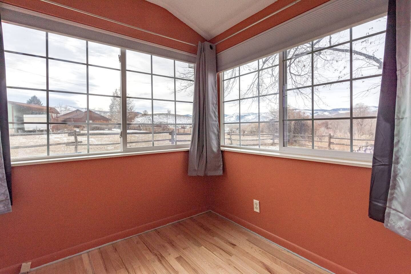 Spacious Dual-Home Mountain Escape with Hot Tub and Creek Views Near Trails in Lander, Wyoming
