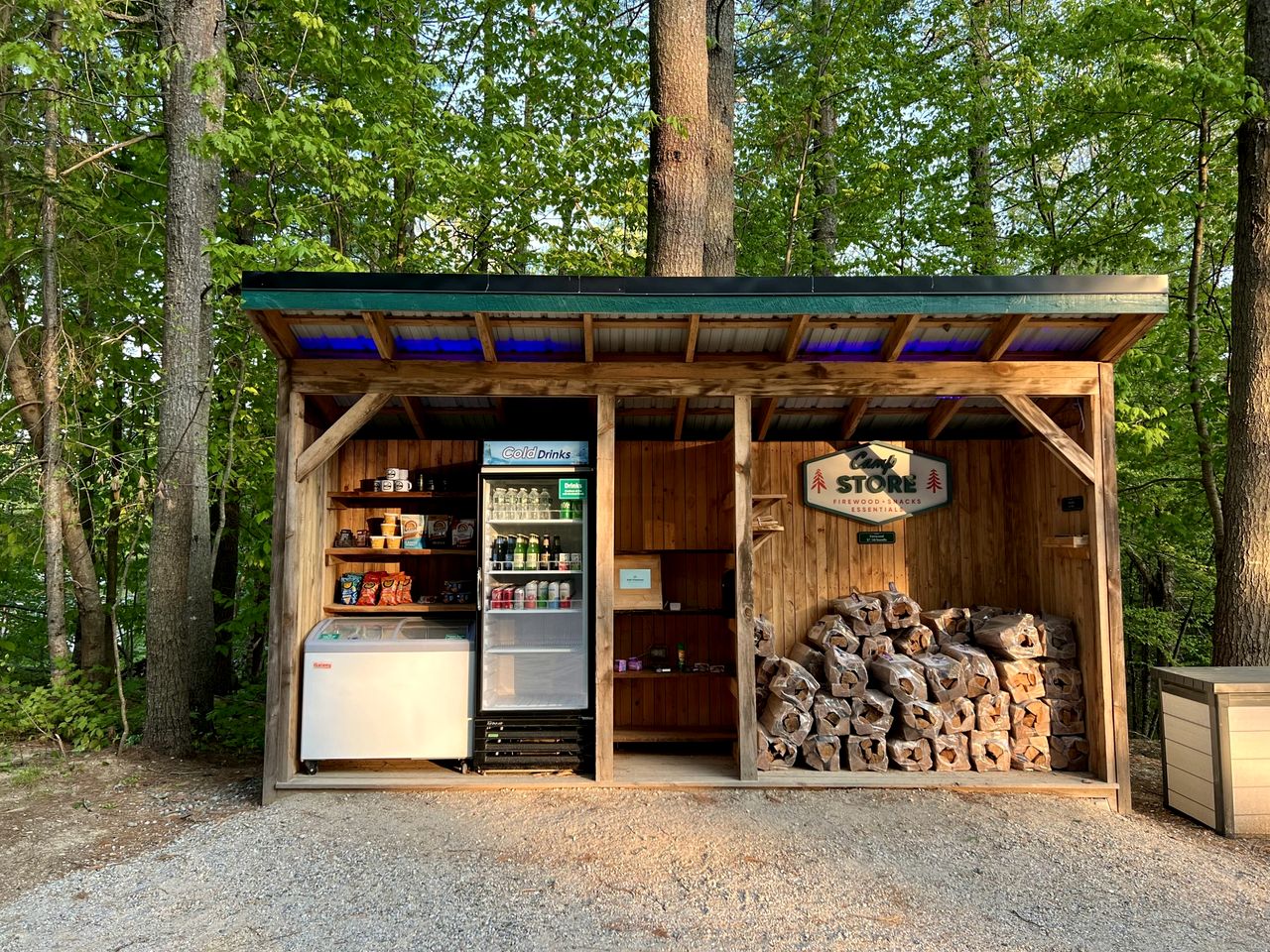 Pet-Friendly Bell Tent with Chic and Cozy Interior in Maine