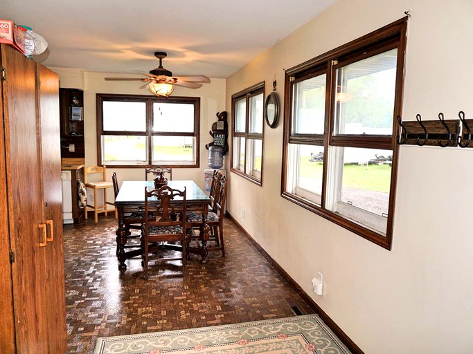 Cabins (Hope, Michigan, United States)