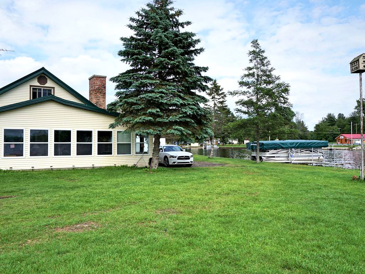 Spacious Family Cabin on Stunning Wixom Lake near Midland, Michigan