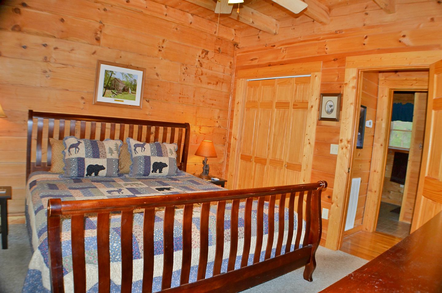 Spacious Family Cabin Rental with Mountain Views and a Hot Tub in Sevierville, Tennessee