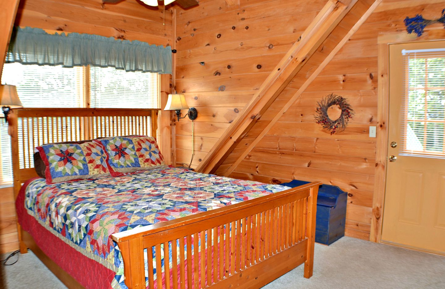 Spacious Family Cabin Rental with Mountain Views and a Hot Tub in Sevierville, Tennessee