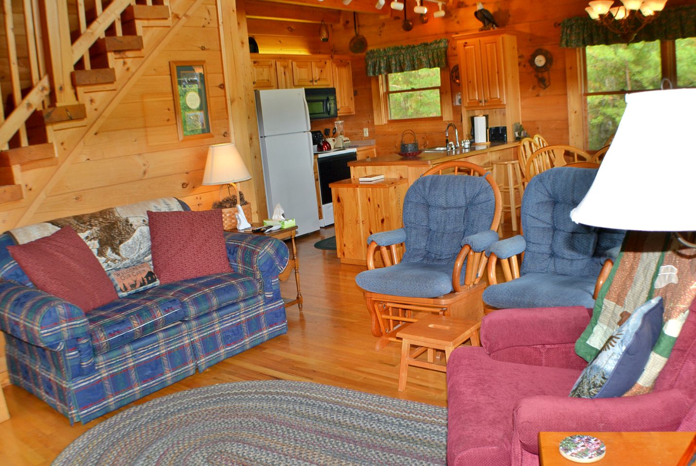 Spacious Family Cabin Rental with Mountain Views and a Hot Tub in Sevierville, Tennessee