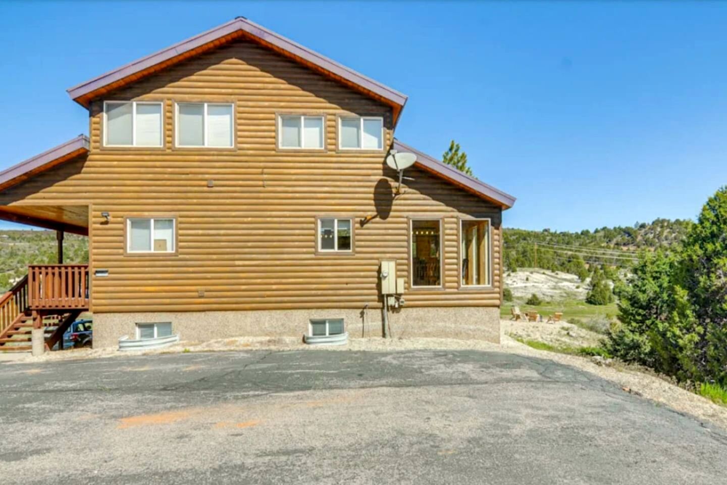 Spacious Family-Friendly Cabin with Pet-Friendly Dog Run & Supercharger Near Bryce Canyon, Alton, UT