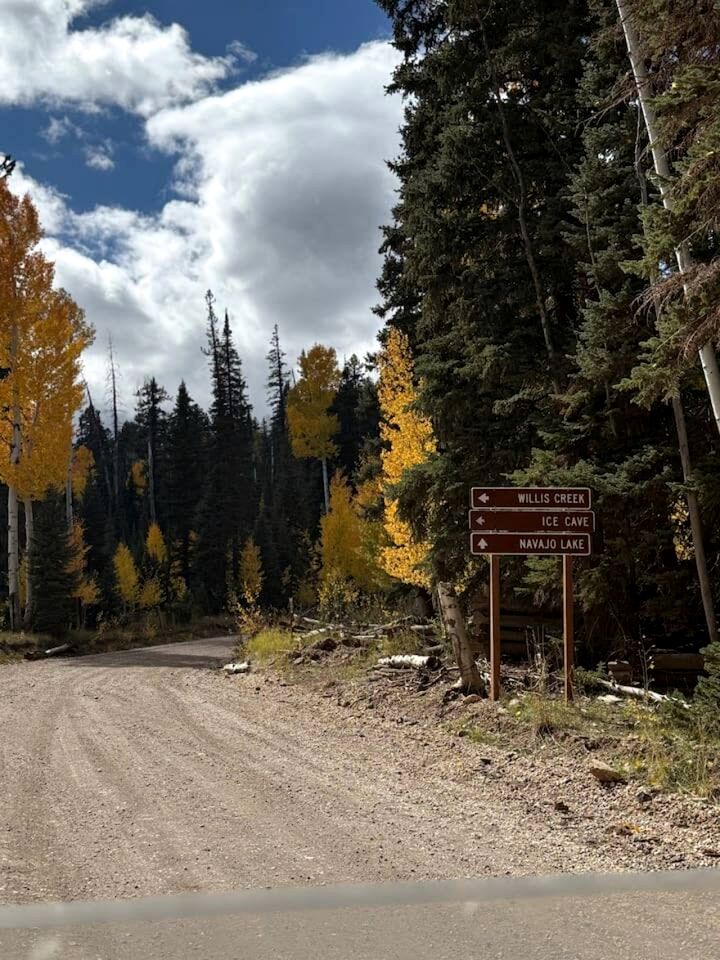 Spacious Family-Friendly Cabin with Pet-Friendly Dog Run & Supercharger Near Bryce Canyon, Alton, UT