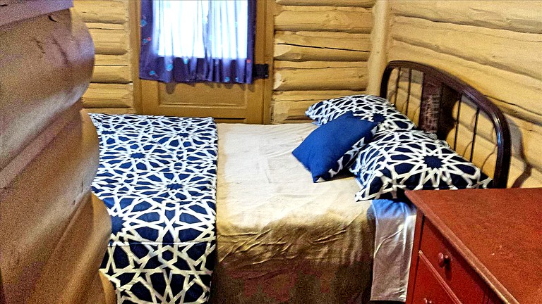 Cabins (Wellston, Michigan, United States)